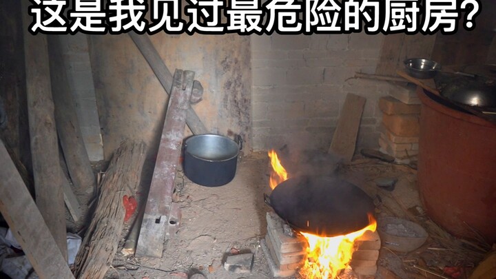 失明爷爷。厨房做饭超危险，我们；直接帮他升级