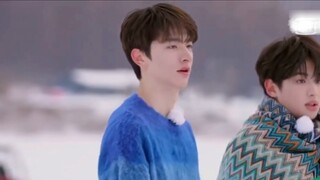 Huang Minghao teaches Lin Yi to dance