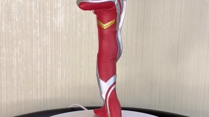 Xplus Big Monster Mebius Ultraman figure unboxing display