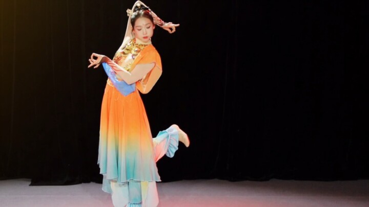 [Yilin Dance] Original Dunhuang Dance "Mogao Ji" "A romance about the frontier is growing freely in 