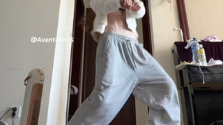 加利福尼亚的梦#马甲线 #看似纤细实则有肉 #撩起衣服就是腹肌 #撸铁女孩 #3500学的街舞