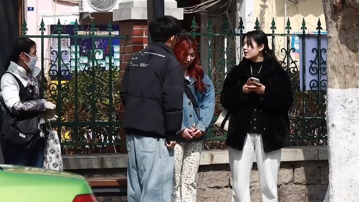 Girl was insulted by her boyfriend for dyeing her hair, and the actions of passers-by were really to