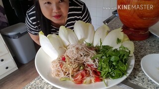 ตำซั่วขนมจีนเผ็ดๆ(spicy papaya salad)