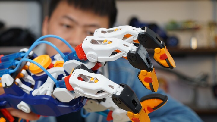 Spend 202 yuan to assemble yourself a "robot" that looks domineering and can drink Coke!