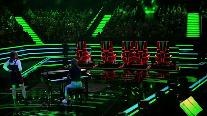 UNFORGETTABLE BLIND AUDITIONS in the voice kids .