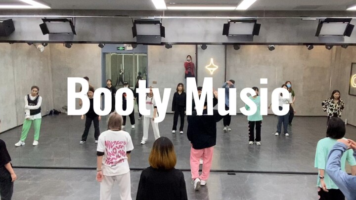 Musik booty Hot Feet Dance