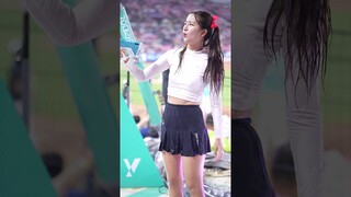 얼굴에 쏘지 말라고!! 그만 좀 쏴 #김진아 #치어리더