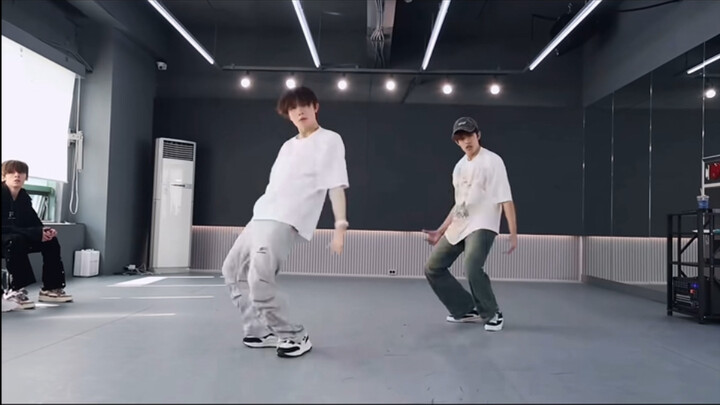 [Su Xinhao] The dance studio will only overshadow your colleagues
