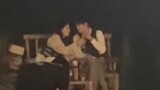 [Tan Jian Ci Chu Ye] Hai người đang cầm cốc giữ nhiệt đang nói chuyện gì vậy? Anh nhớ em nhiều lắm R