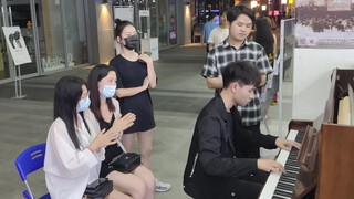 Chàng trai cover "Stay With Me" của Punch trên đường phố