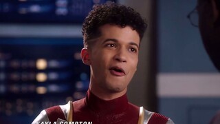 The Flash: Hart berkeliaran di masa depan untuk berevolusi dan ditangkap oleh anak-anak Flash