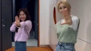 พี่สาวคนโตช่วยด้วย! Lee Chae Yeon x Choi Hyo Jung ปล่อยวิดีโอเต้นเพลง "KNOCK" แล้ว!