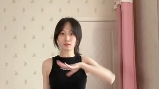 When Zhaqu meets Egyptian hand dance…? 17-year-old self-taught dance cover of "Lucid Dream"