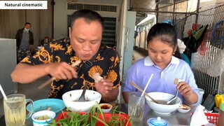 Quán Này Bán Bún Bò, Ăn Một Tô Đã Tới Sấy _ 11