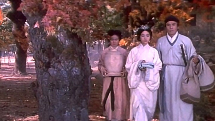 Why do old movies shot on location have an ancient feel?