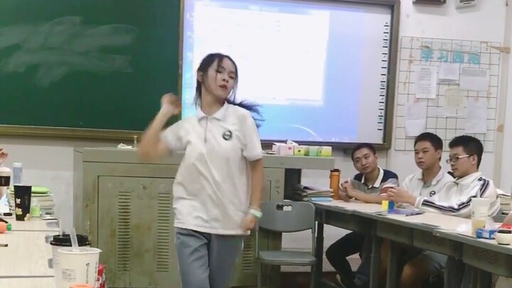 How can IZONE dance in class? Fantasy fairy tale Secret Story of the Swan_Let's go garlic garlic gar