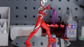 Wild Explosion quay trở lại Bandai EG Ultraman Zero nguyên bản với sự thay đổi màu sắc mới