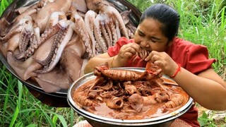 Amazing Cooking Curry Big Squid  with Spicy  recipe  By village & Cooking life
