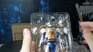 Shampo turun menjadi 300? Ulasan Bandai Kamen Rider Ultra Fox SHF GAZER