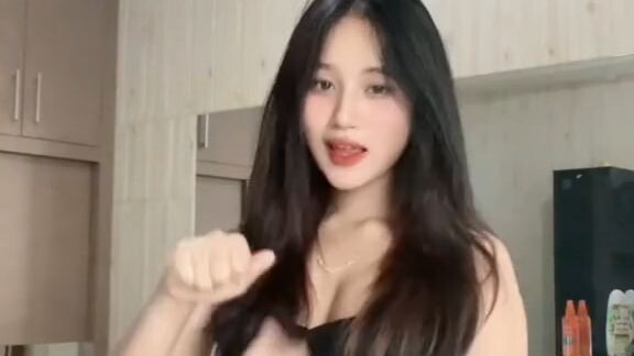 yang lagi virall nichh, yang mau vid nya bisa chat