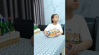 SHK - Những Người Bạn Thích Ăn Trực ! Eating awkwardly #story #shorts #SuperHeroKids