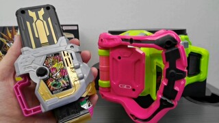 Fear the Iron Chicken! Kamen Rider Exaid Invincible Player Reprint DX Invincible Cassette & Extreme 