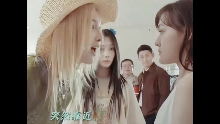 果然女孩子总会在一定的时候对黄毛感兴趣，但冯宝宝除外～