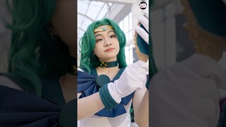 🌟 These Cosplays are BEAUTIFUL 🤩 Sailor Neptune + Uranus at Megacon #shorts