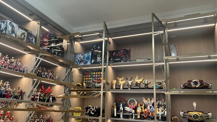 Ultraman Kamen Rider Toy Display Cabinet for College Students