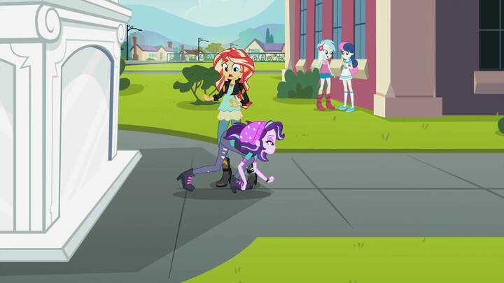 Starlight Glimmer comes to the human world for the first time and looks exactly like her teacher