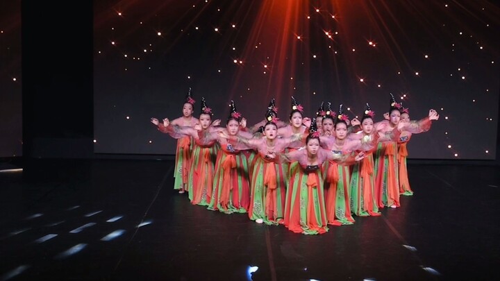 The whole world must know that Chinese dance won first place in the United States