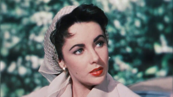 [Hollywood Queen] 22-year-old Elizabeth Taylor