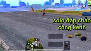 PUBG Mobile - Pha Xử Lý Khéo Léo Khi Bị Kẹp Giữa 2 Team | Pha Solo Chảo Hài Hước Bo Cuối