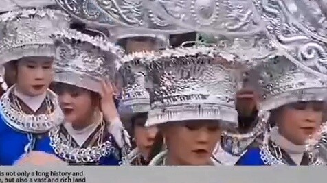ชาวเน็ตต่างชาติชมการเต้นรำพื้นเมืองจีนแล้วแสดงความคิดเห็นว่า ความมั่นใจของชาติจะทำให้จีนมีชีวิตชีวาข