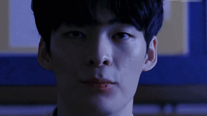 The cool transfer student accidentally rescued a useless kid, who turned out to be the school hunk o
