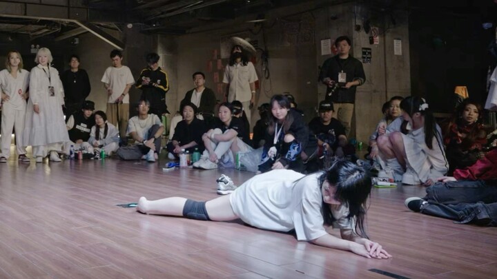 การกระโดดข้ามหลุมกระต่ายจะสำเร็จได้อย่างไรหากไม่มีการกระโดดจากพื้น? [-Star Dance Party] สถิติการแข่ง