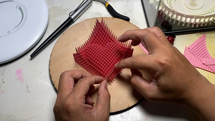[Gaya Hidup] Origami hadiah hari kasih untuknya Bentuk hati 3D dari kertas