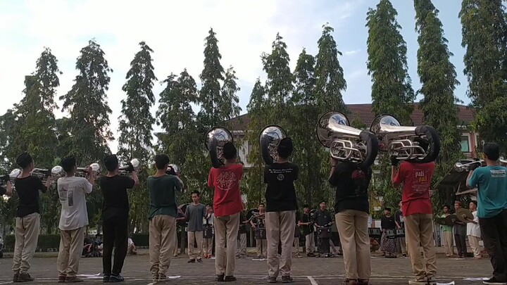 LATHI versi marching band