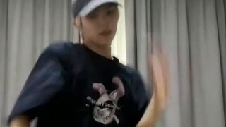 【Liu Jun cover】KAI and Kim Jong-in's new song Rover Challenge! They are really good at dancing TT