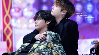 [BTS/VKook] Hyung! Tựa đầu vào vai em nè~