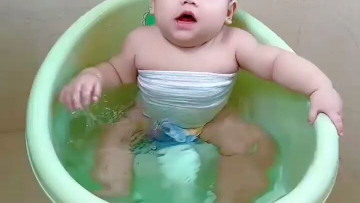 Babies cold bucket new viral gadgets gadgets shorts trending