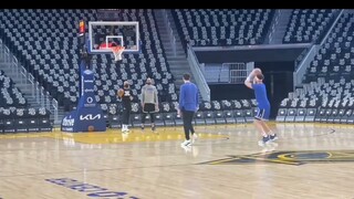 Klay can't miss and Curry practicing his dribbling before there game against Kings 💦