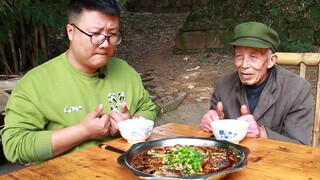 Sichuan and Chongqing Rivers and Lakes Dish! "Spicy Crucian Carp" 