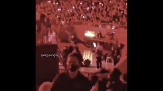 Hyoseop intentionally bumped into sejeong. Their secret actions are so cute. 👀😆😏🤭🧸🧸🤟❤️