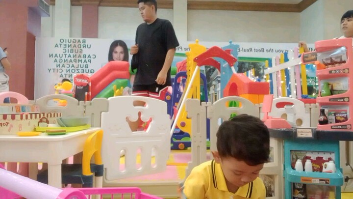 play with dinosaur
