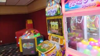 y2mate.com - Arcade Tour Shakeys Pizza Burbank CA_360p