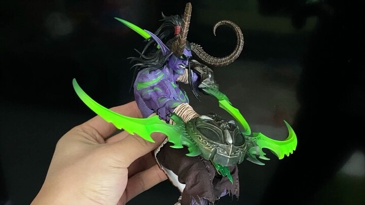 Nó chỉ có mùi như vậy sau khi sơn lại con dao trứng! Đồ chơi anh hùng Illidan Stormrage