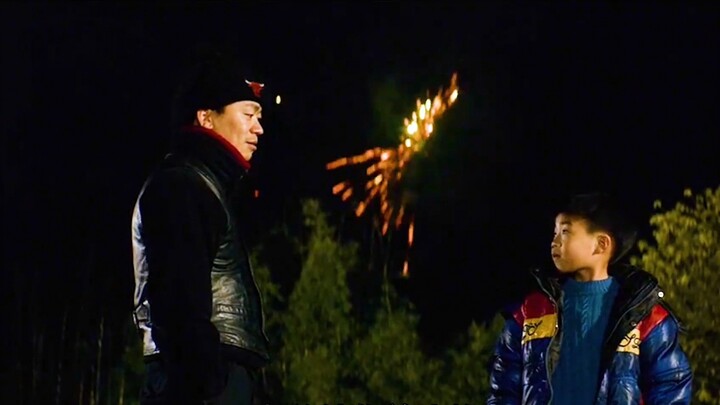 The man couldn't afford to buy firecrackers for the New Year, but he gave his son his unique love