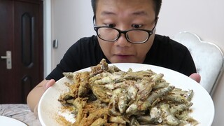 80条野生长江鱼足足2斤重，只花了14元，这顿大餐值了！