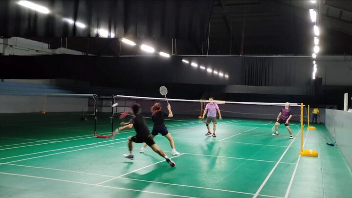 BADMINTON / Never Give Up